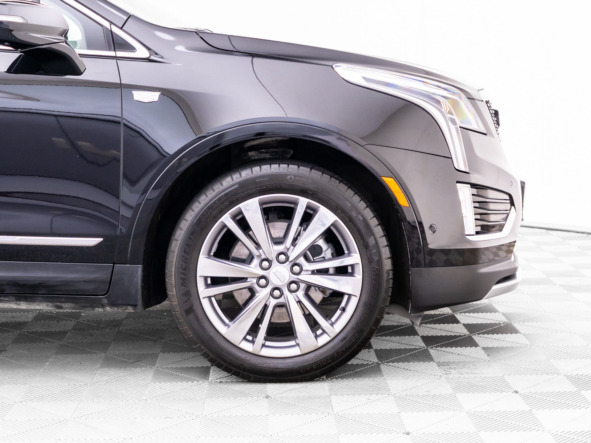Used 2024 Cadillac XT5 Premium Luxury w/ Technology Package AWD/4WD image 35
