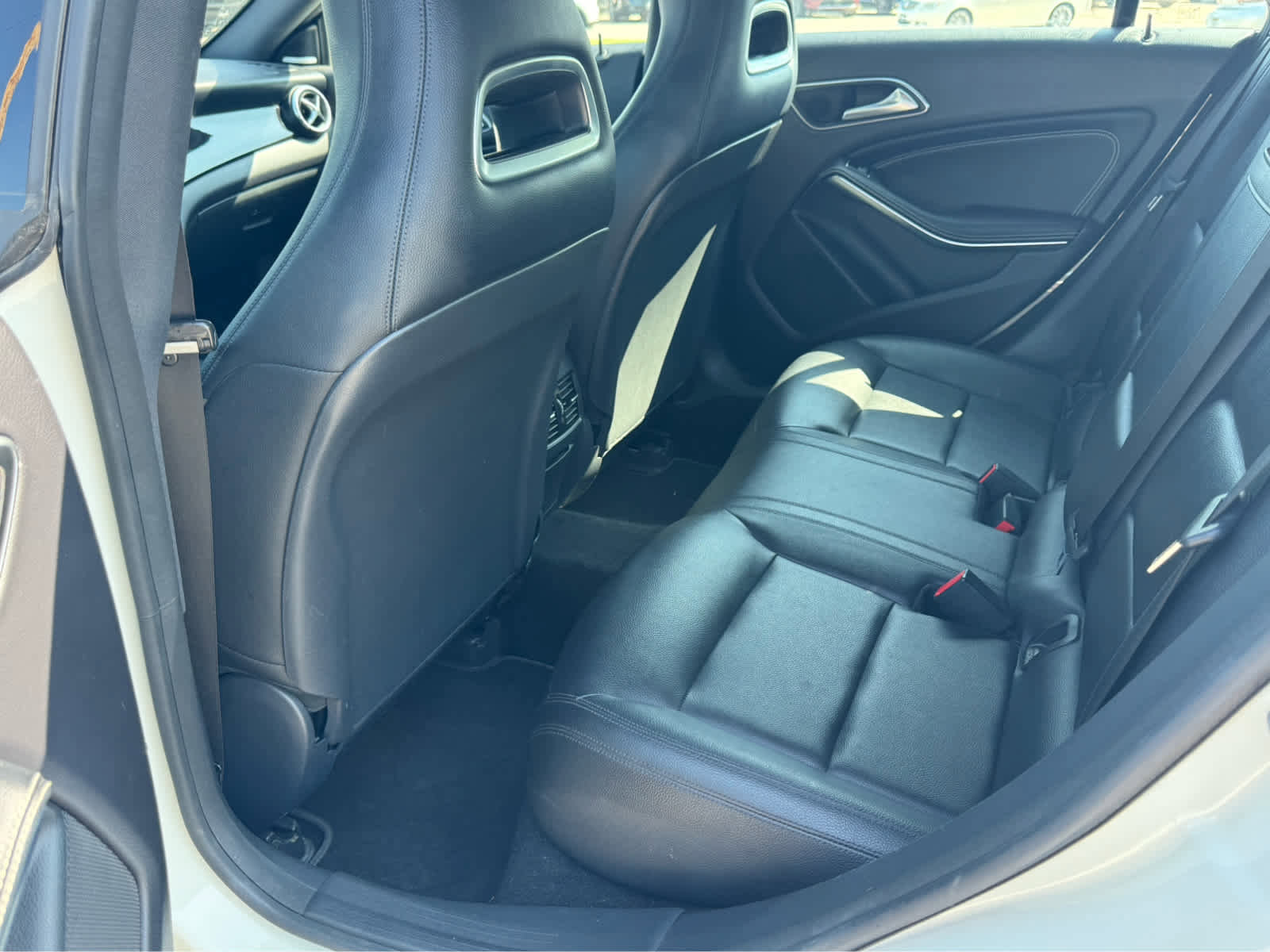 Used 2015 Mercedes-Benz CLA 250 image 7