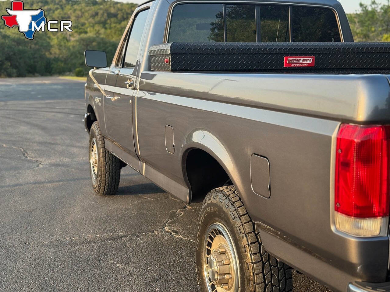 Used 1989 Ford F250 XL 2dr 4WD Standard Cab LB image 13