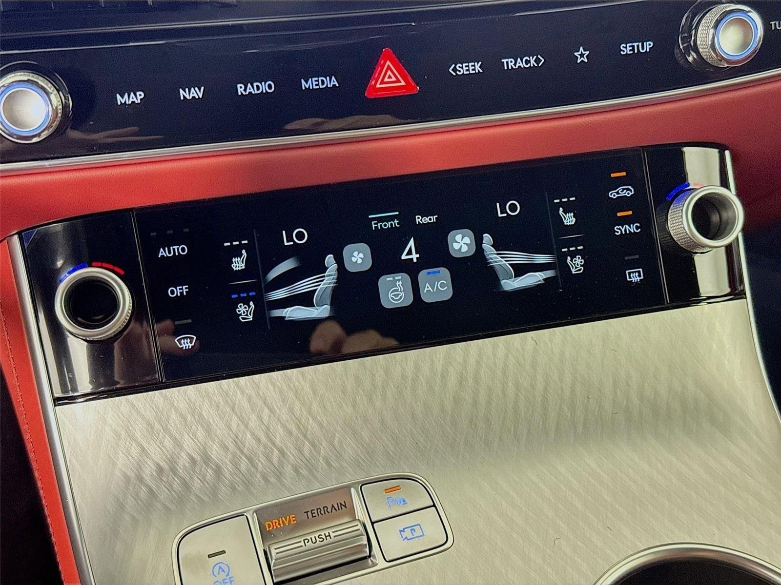 New 2026 Genesis GV70 2.5T Sport Prestige AWD/4WD image 18