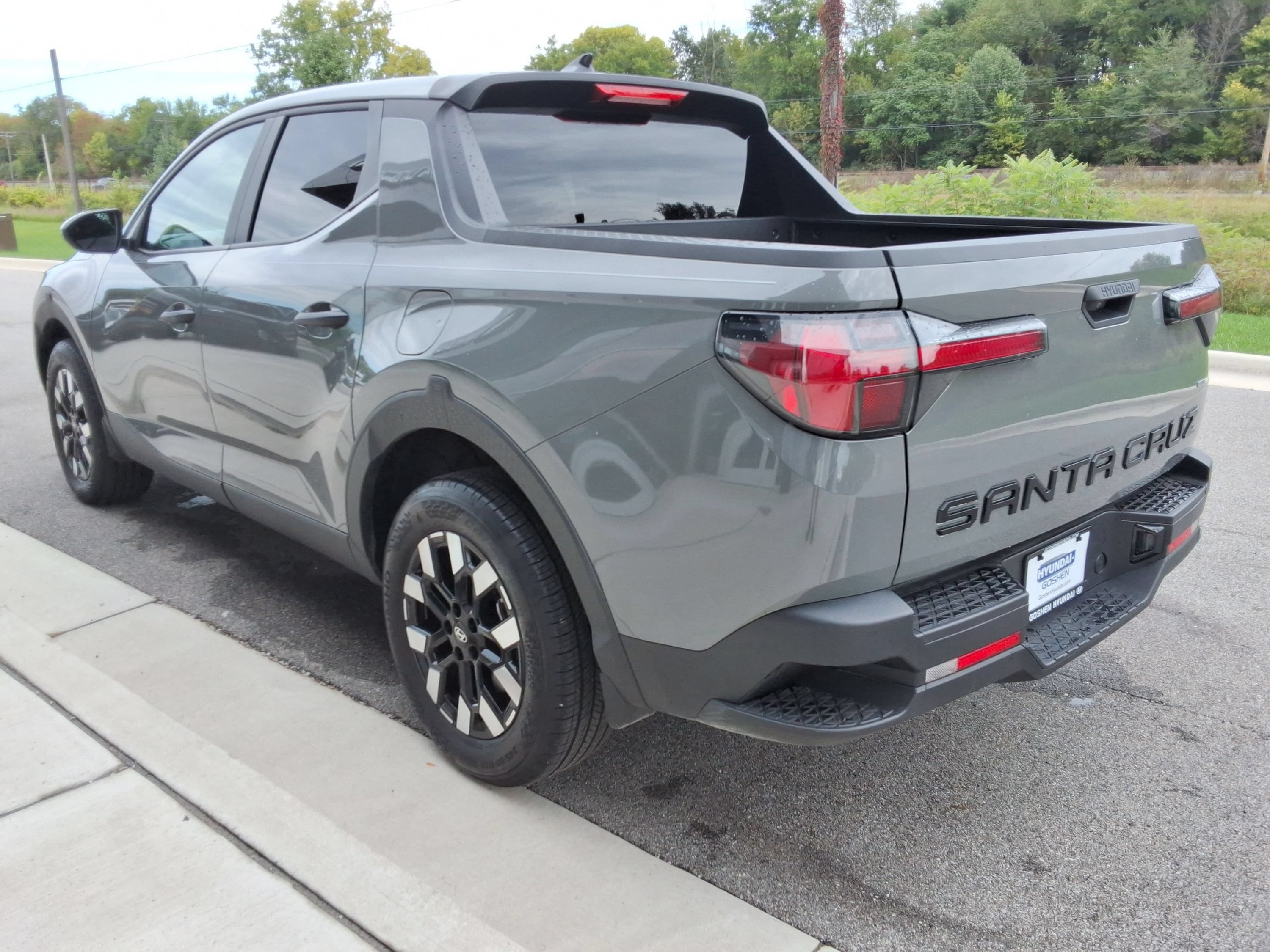 Used 2026 Hyundai Santa Cruz SE AWD/4WD image 11