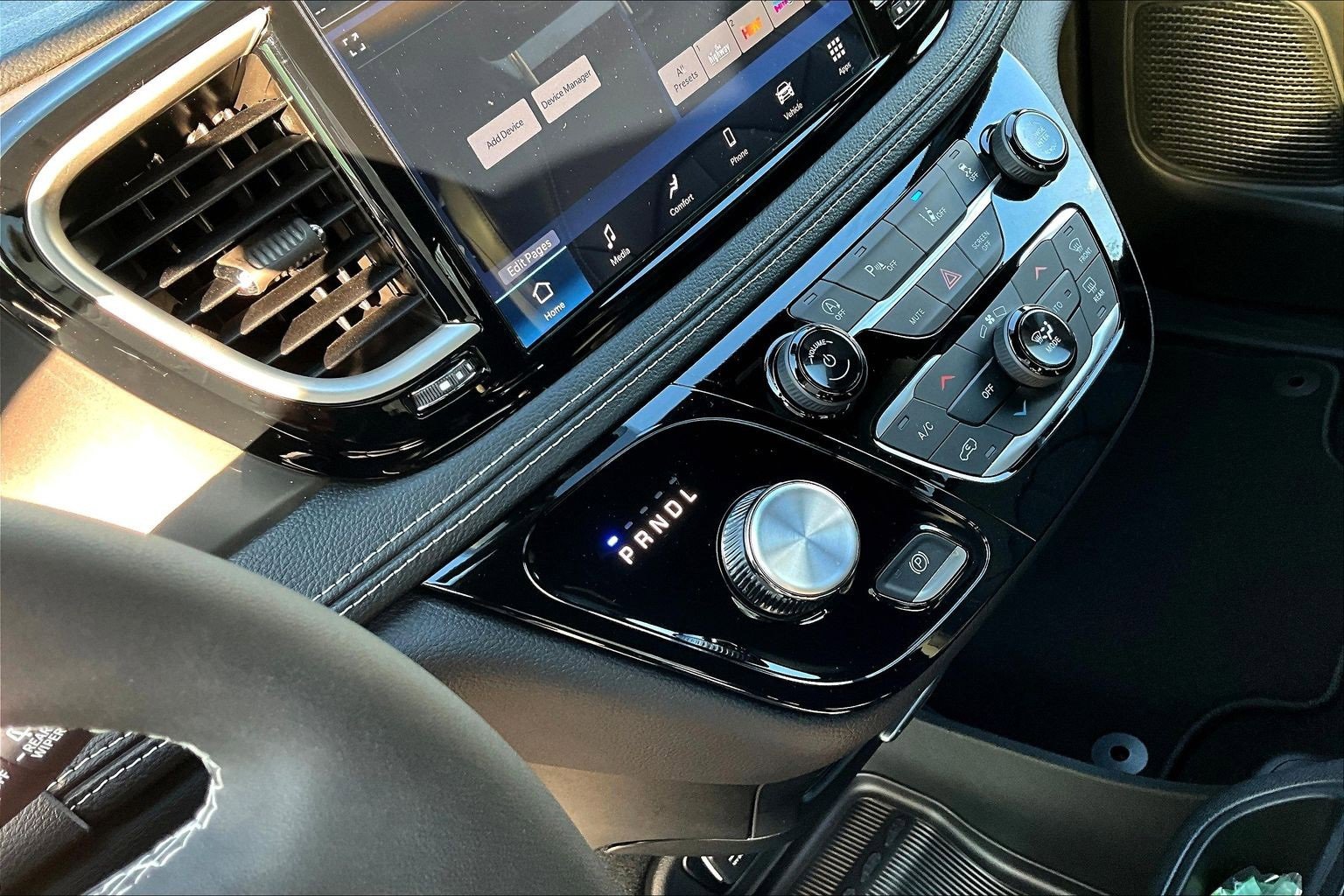 New 2026 Chrysler Pacifica Select image 22