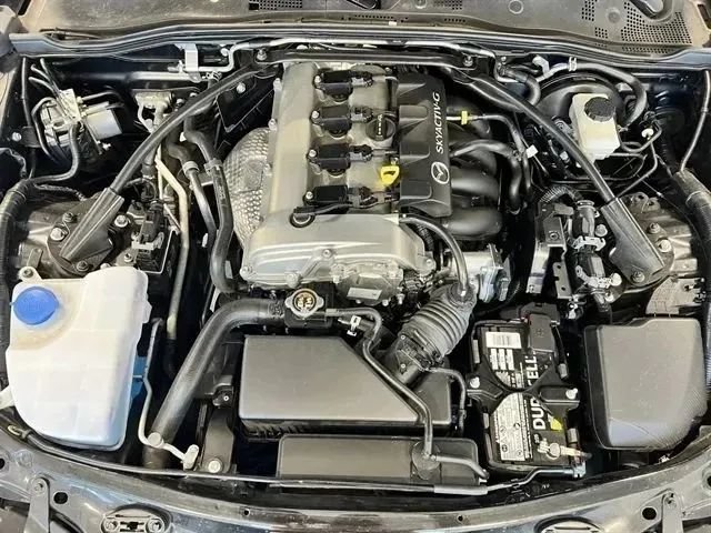 Used 2021 MAZDA MX-5 Miata RF Club RWD image 45