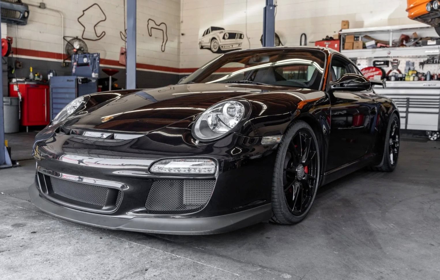 Used 2010 Porsche 911 GT3 RWD image 1