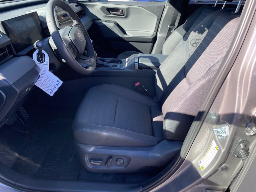 New 2026 Toyota RAV4 SE w/ Convenience Package AWD/4WD image 10