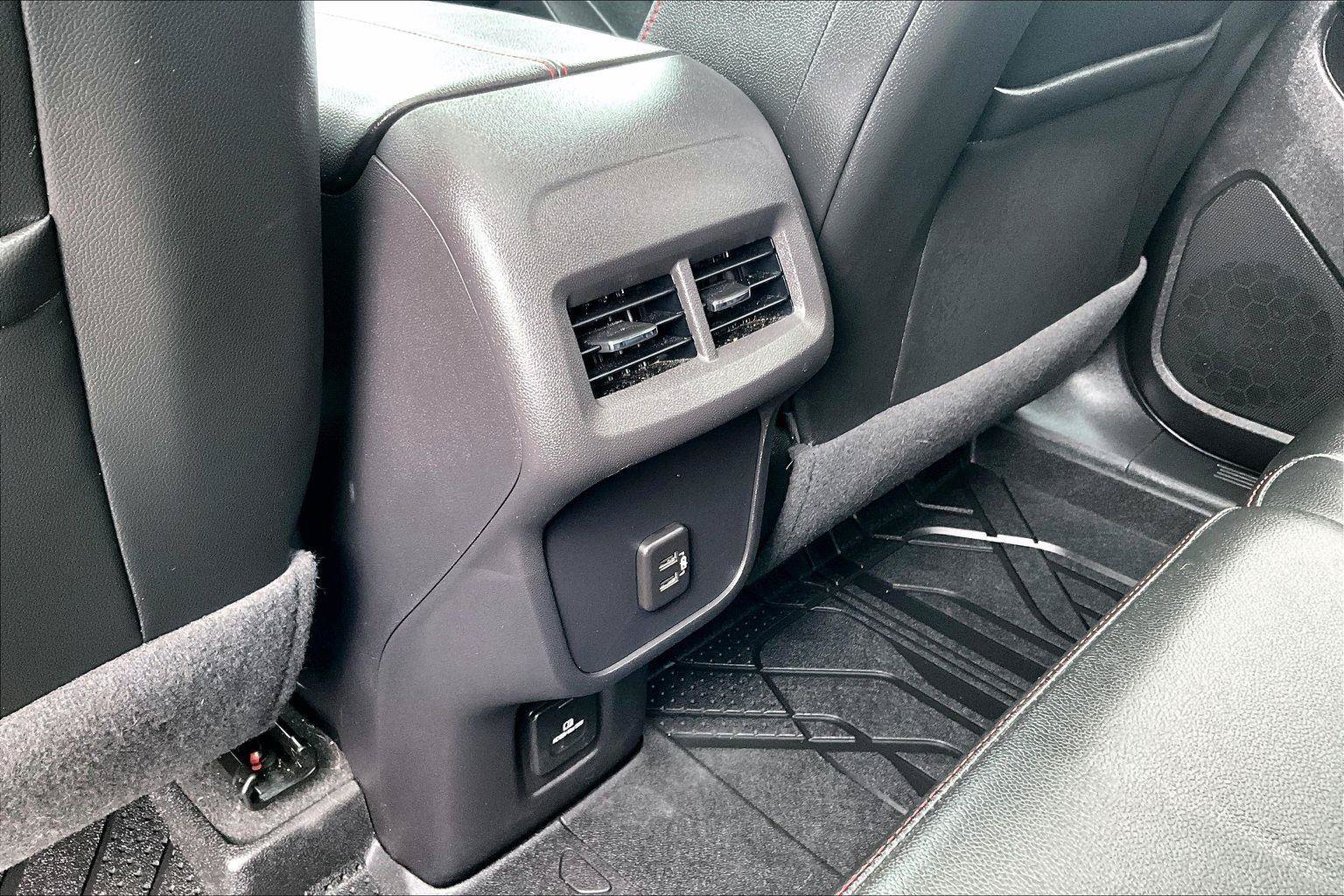 Used 2024 Chevrolet Equinox RS w/ RS Leather Package AWD/4WD image 33