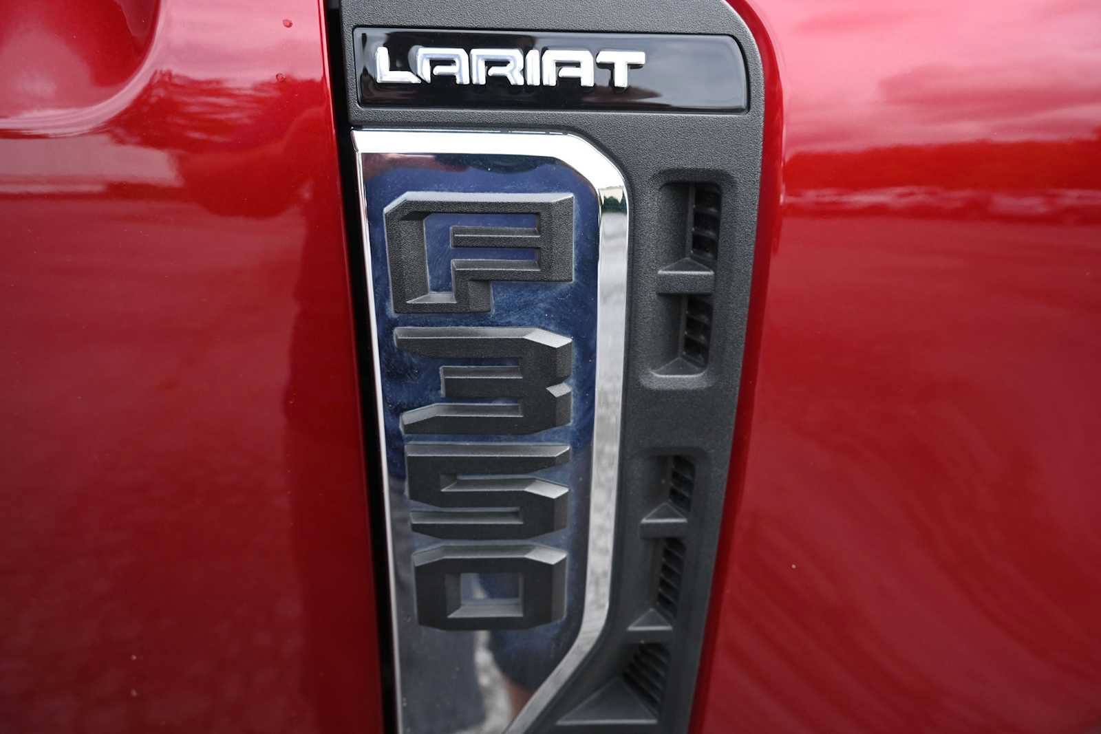 Used 2025 Ford F350 Lariat w/ Lariat Ultimate Package AWD/4WD image 8