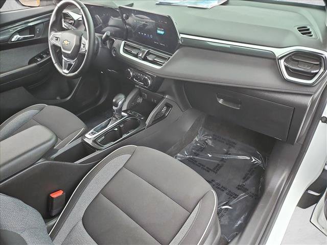 Used 2024 Chevrolet TrailBlazer LT w/ LT Cold Weather Package FWD image 26