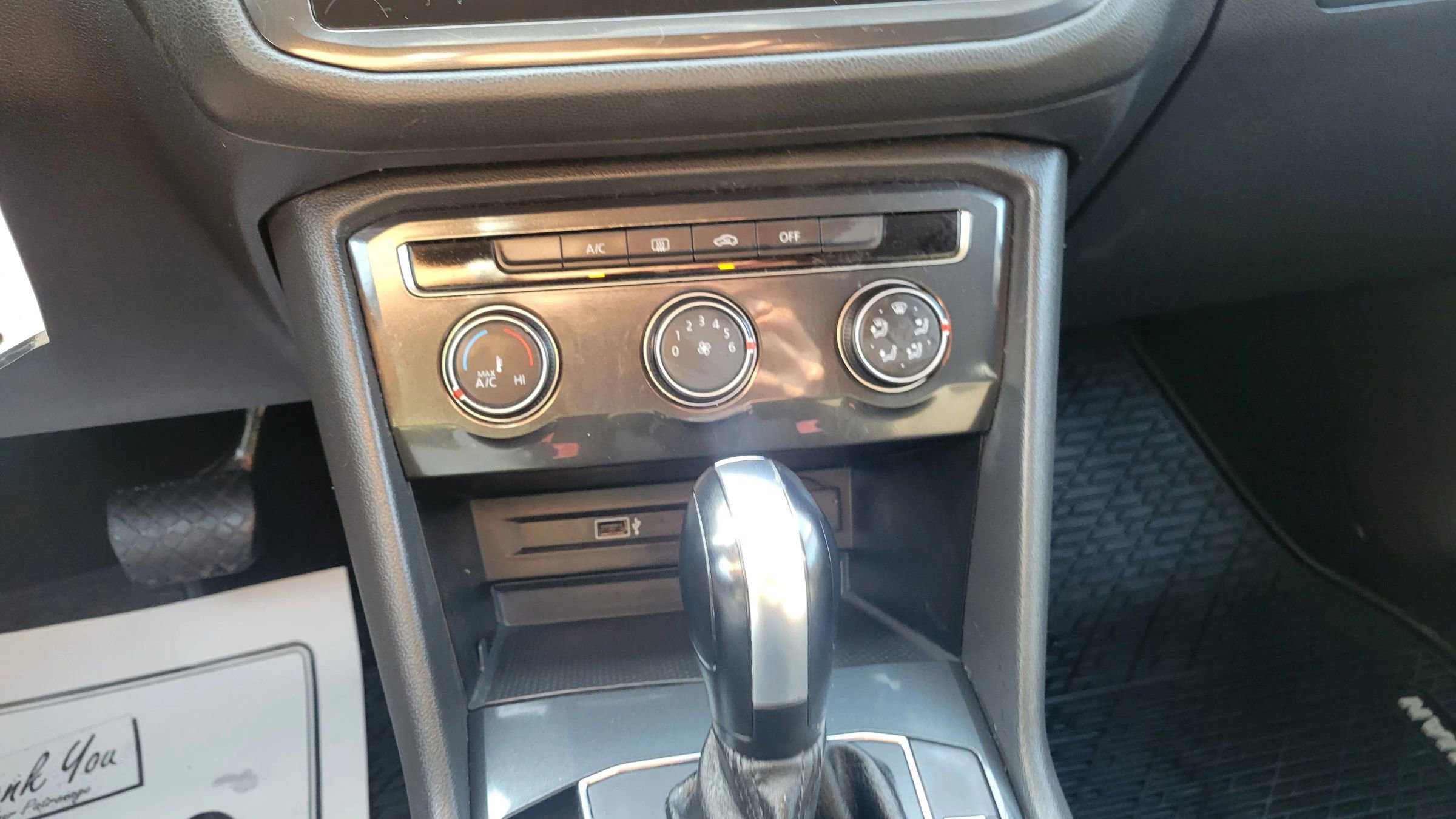 Used 2018 Volkswagen Tiguan S image 23