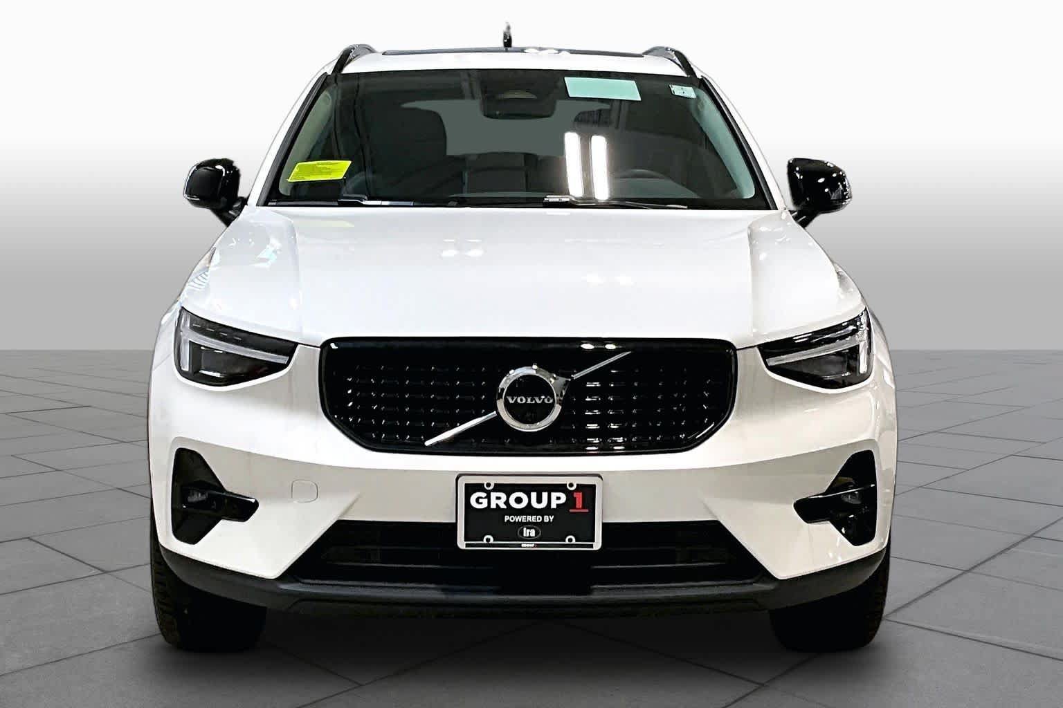 New 2026 Volvo XC40 B5 Plus w/ Protection Package Premier AWD/4WD image 2