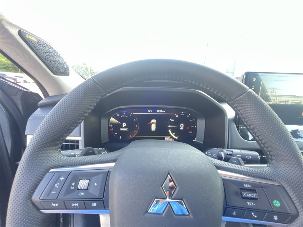 New 2025 Mitsubishi Outlander SE image 15