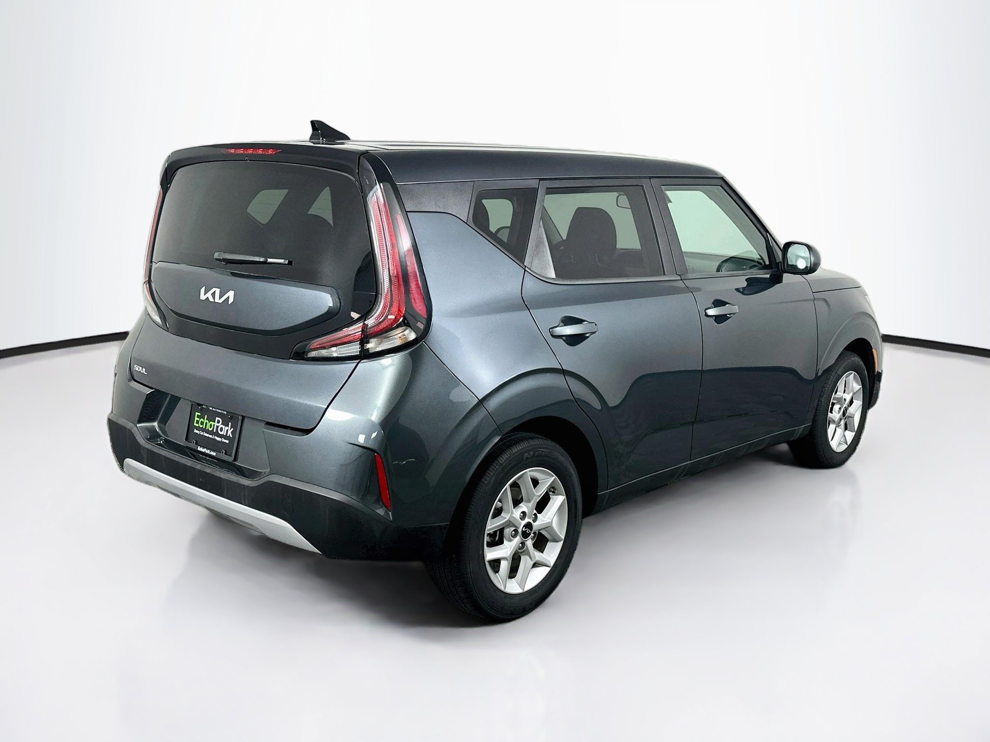 Used 2025 Kia Soul LX w/ LX Technology Package FWD image 9