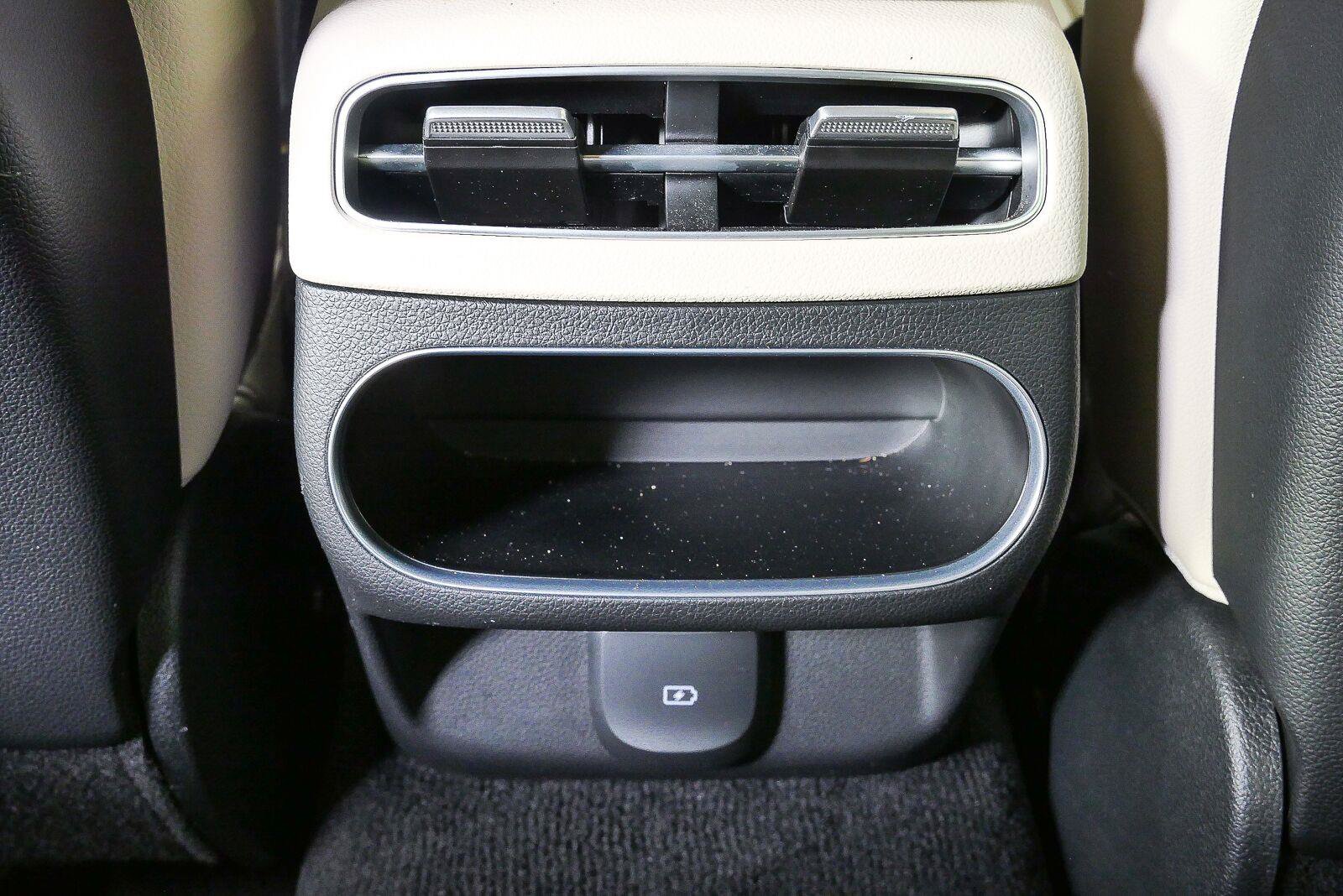 Used 2023 Genesis GV70 2.5T AWD/4WD image 18