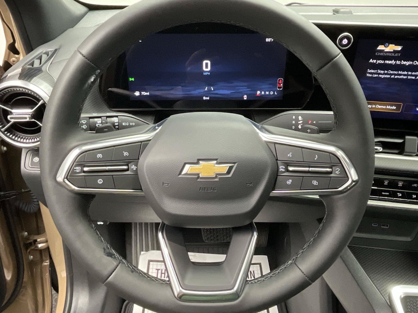 New 2027 Chevrolet Equinox LT w/ Safety and Technology Package FWD image 14