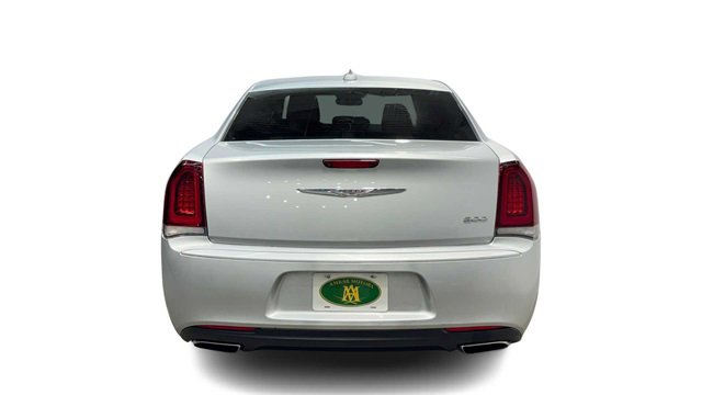 Used 2019 Chrysler 300 Touring w/ Sport Appearance Package image 3