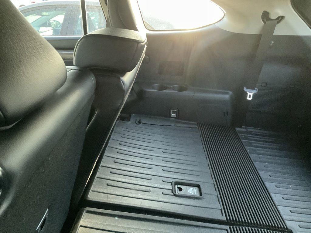 Used 2024 Toyota Highlander Limited AWD/4WD image 10