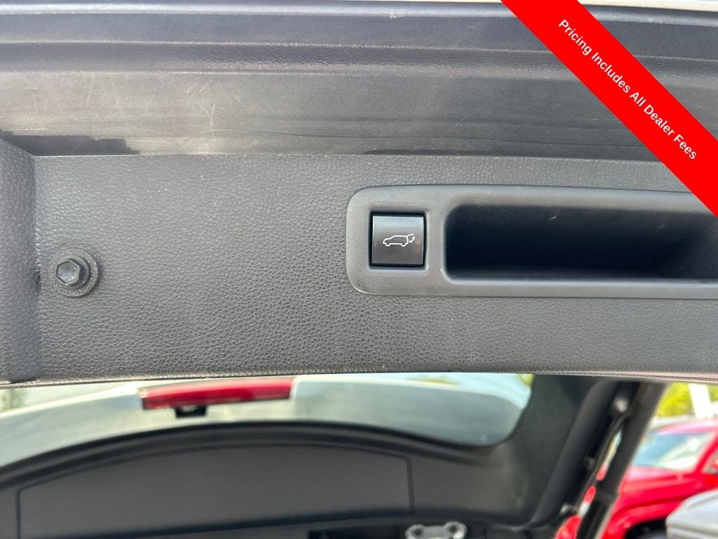 Used 2022 Toyota Highlander XSE FWD image 19