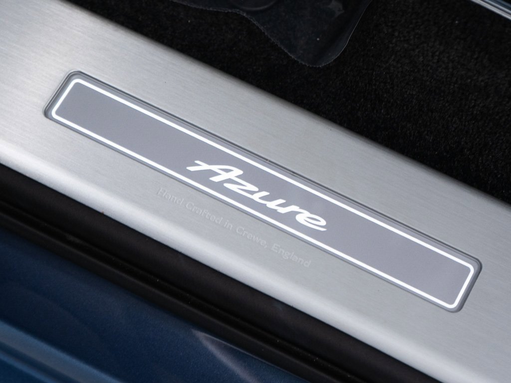 Used 2025 Bentley Bentayga image 13