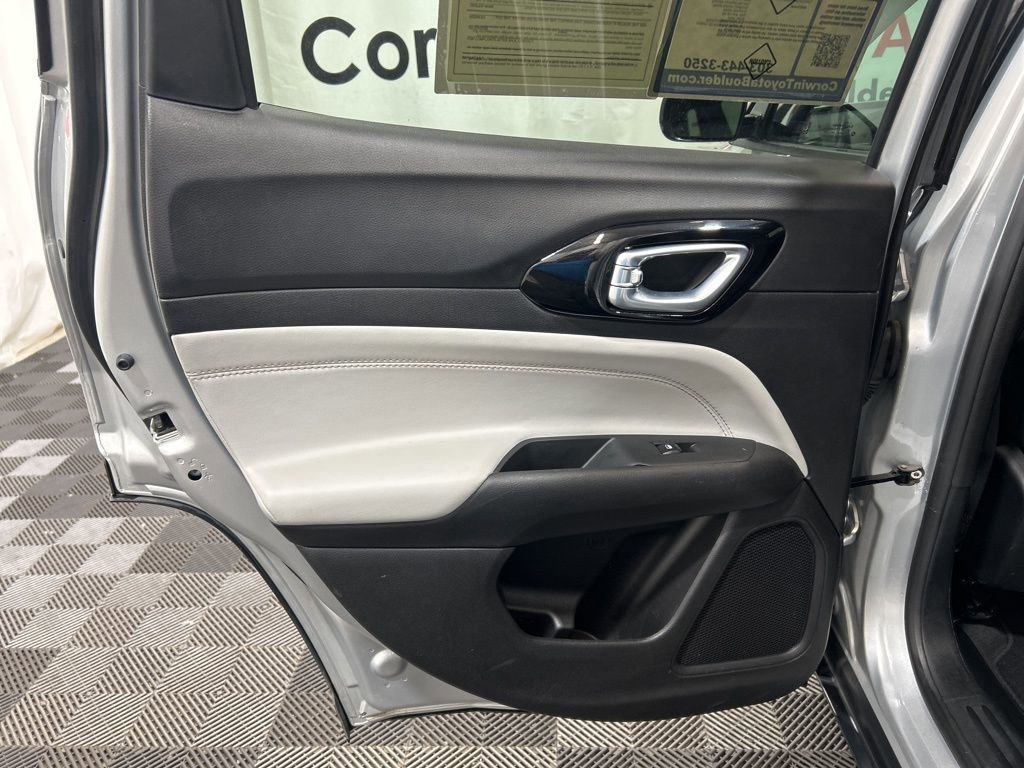 Used 2025 Jeep Compass Limited image 18