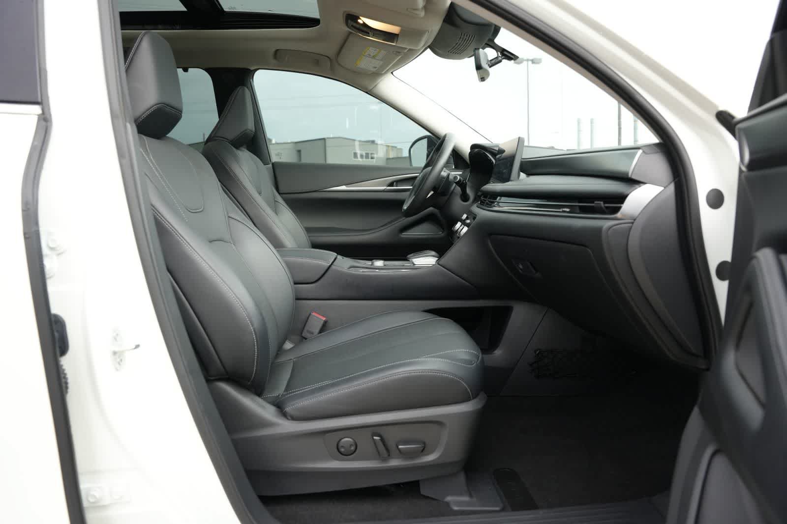 Used 2023 INFINITI QX60 Luxe w/ Cargo Package FWD image 23