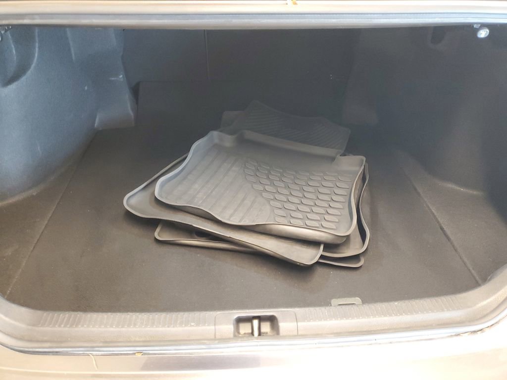 Certified 2022 Toyota Camry LE image 8