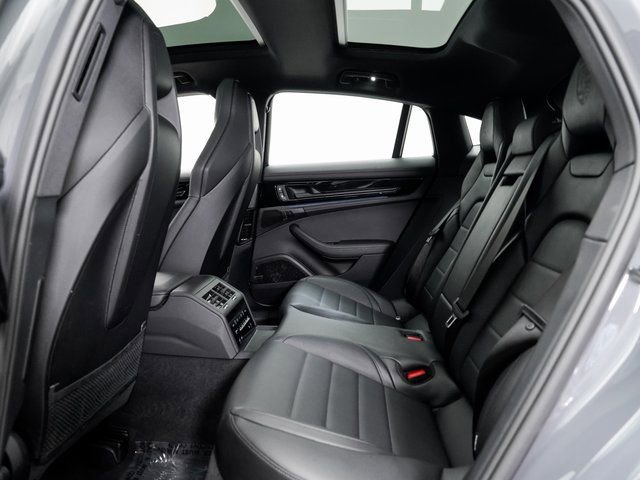 Certified 2025 Porsche Panamera 4 image 23