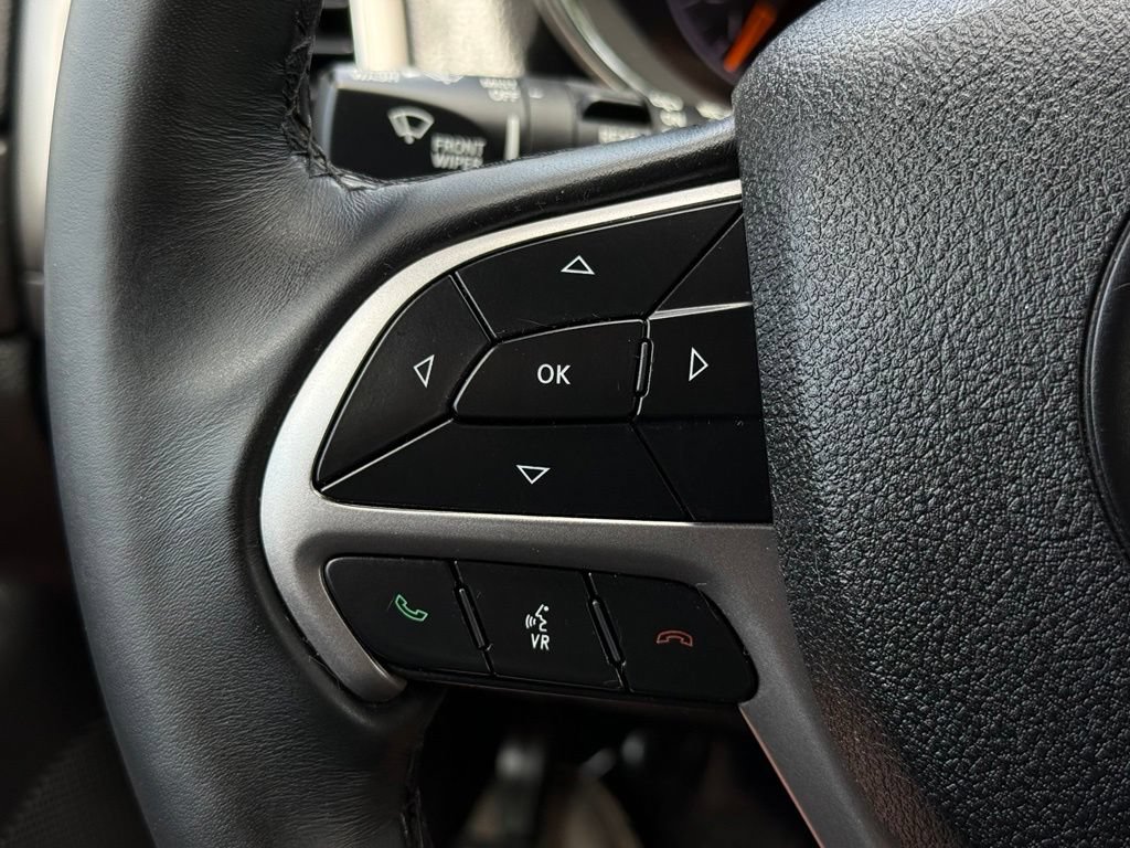 Used 2018 Jeep Grand Cherokee Laredo RWD image 31