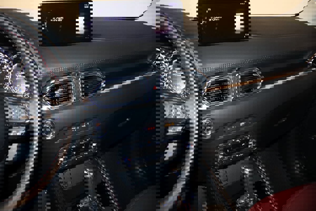 Used 2024 MAZDA CX-5 Carbon Edition image 45