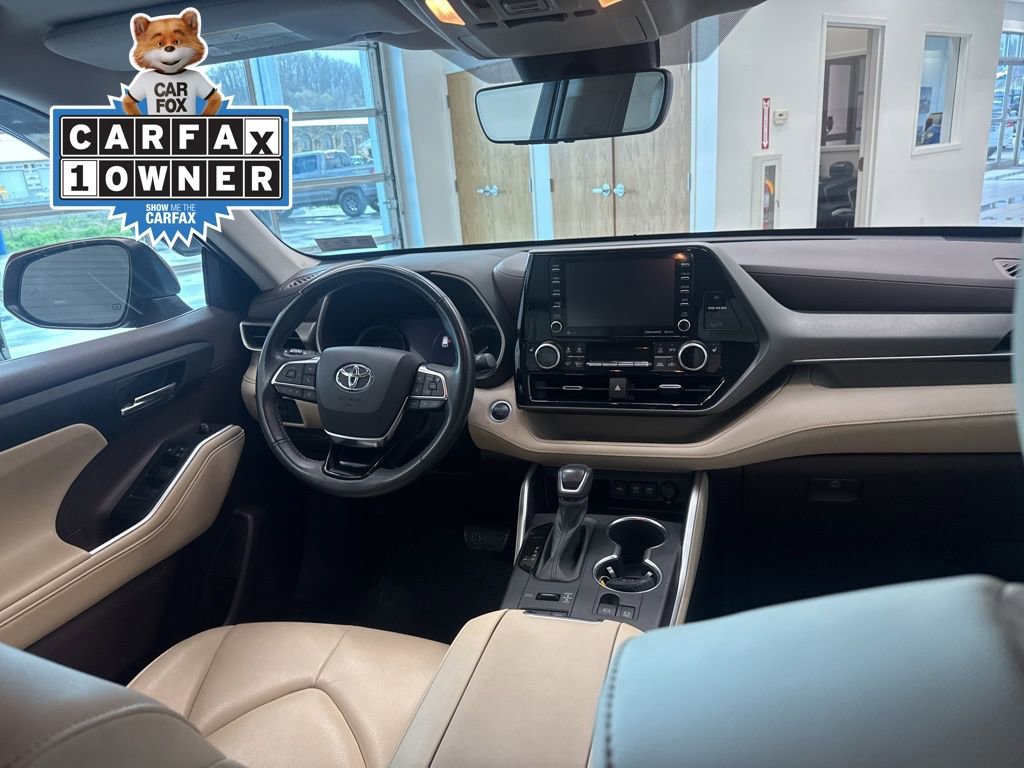 Used 2020 Toyota Highlander XLE AWD/4WD image 22