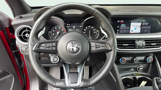 Used 2023 Alfa Romeo Stelvio Veloce AWD/4WD image 17