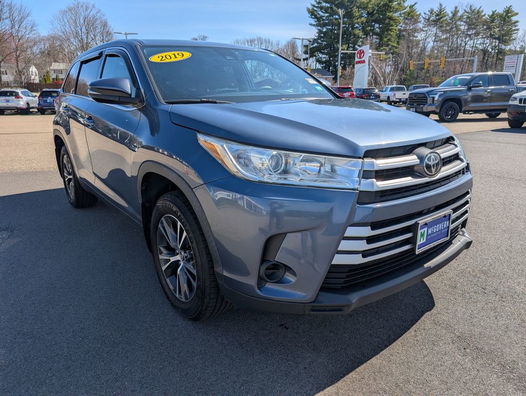 Used 2019 Toyota Highlander LE AWD/4WD image 7
