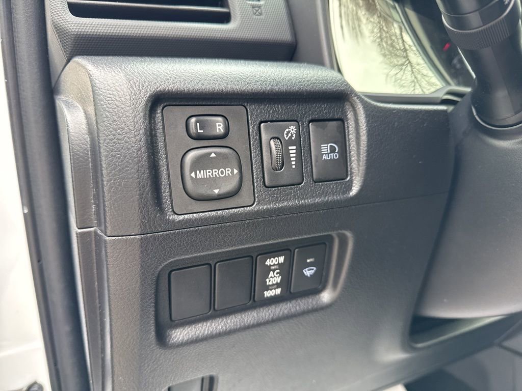 Used 2024 Toyota 4Runner SR5 Premium image 17