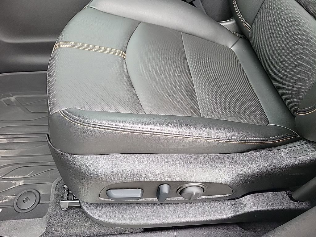 Used 2023 Chevrolet Equinox Premier image 14