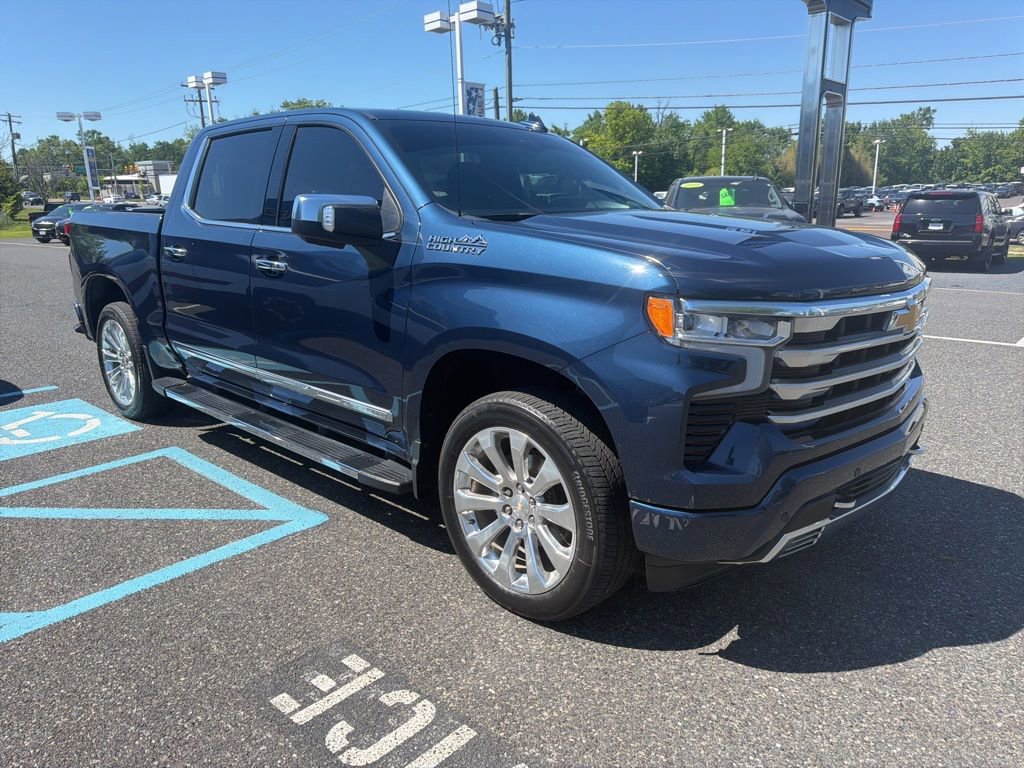 Used 2023 Chevrolet Silverado 1500 High Country w/ Technology Package AWD/4WD image 4