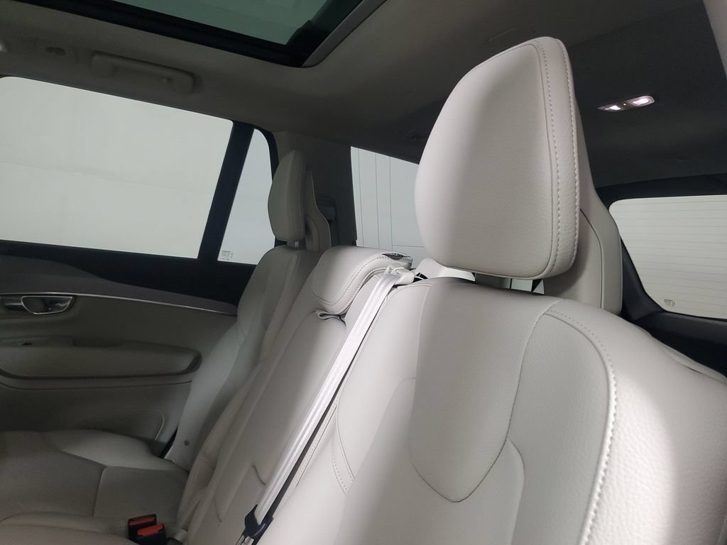 Certified 2025 Volvo XC90 B5 Core w/ Protection Package AWD/4WD image 12