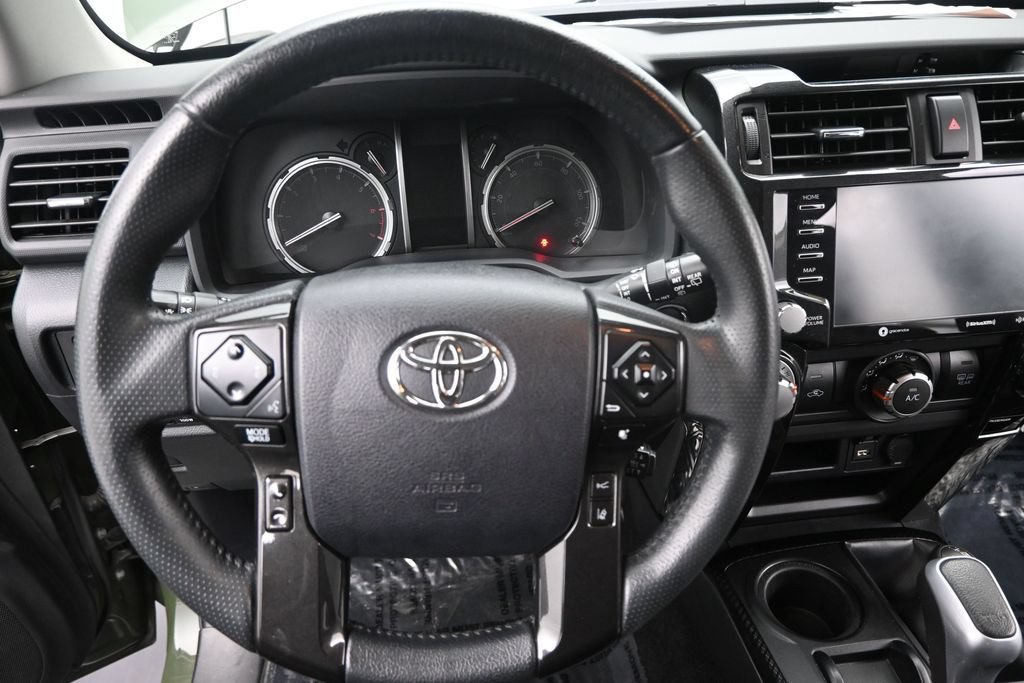 Used 2022 Toyota 4Runner TRD Off-Road Premium AWD/4WD image 23