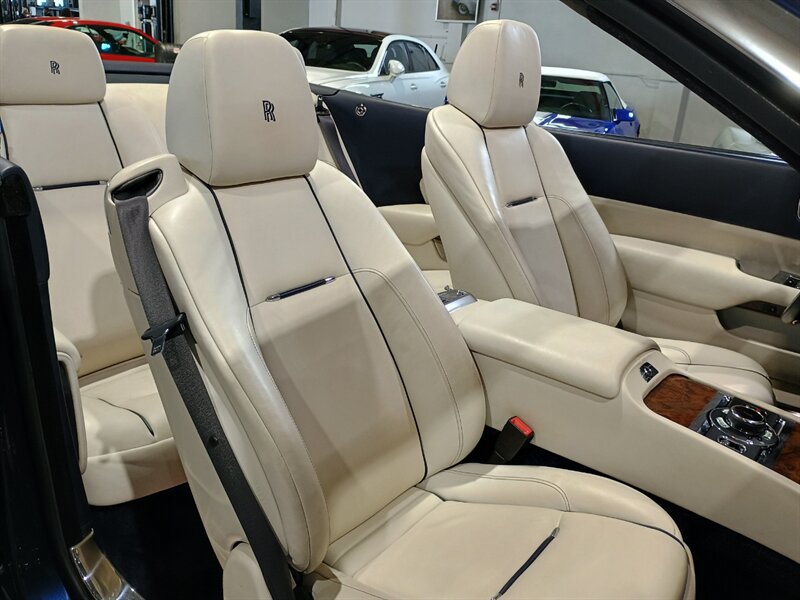 Used 2016 Rolls-Royce Dawn RWD image 36