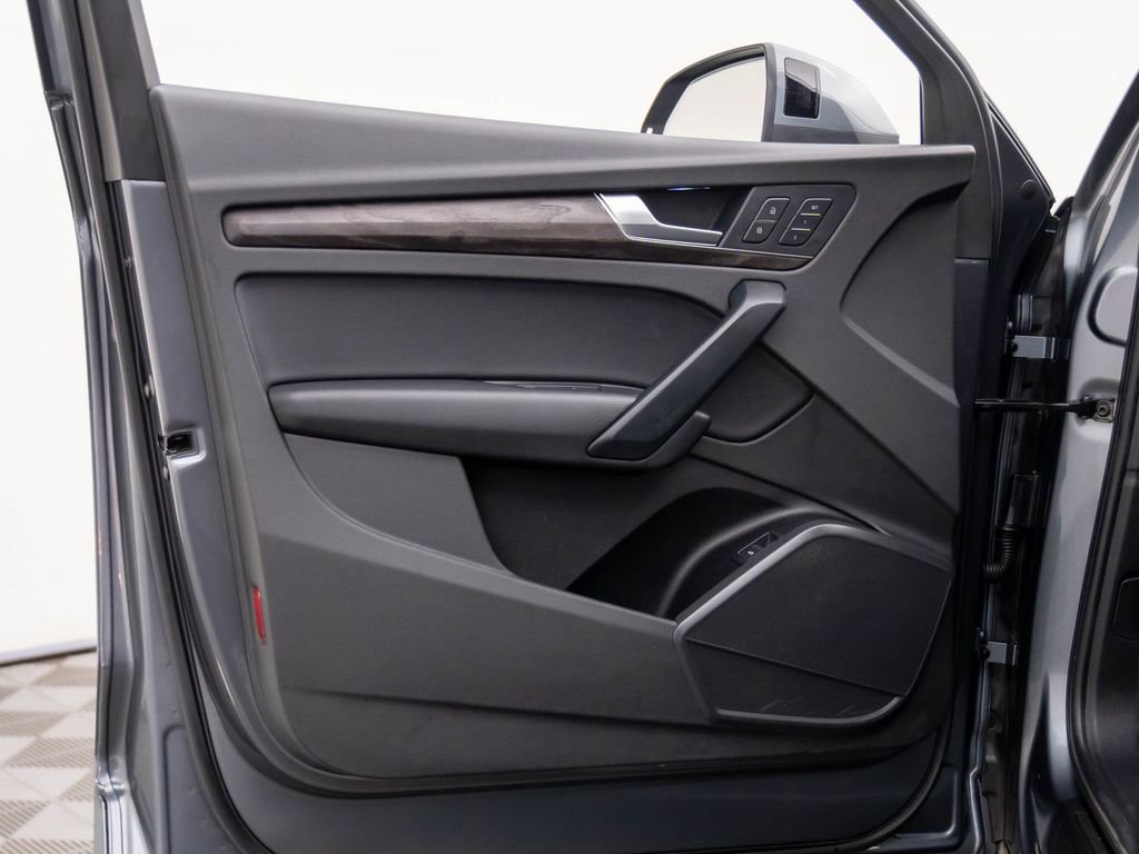 Used 2020 Audi Q5 2.0T Premium w/ Convenience Package image 15