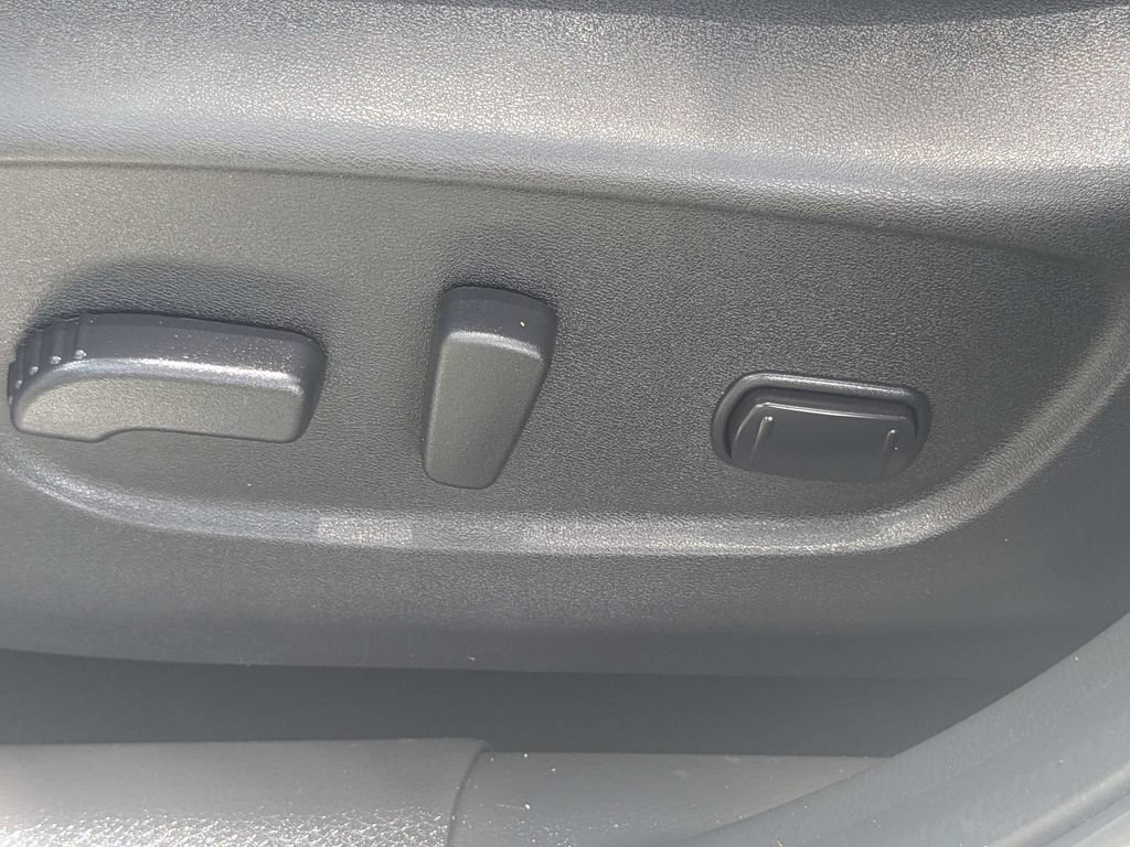 Used 2022 Nissan Rogue Sport SL w/ Premium Package FWD image 20