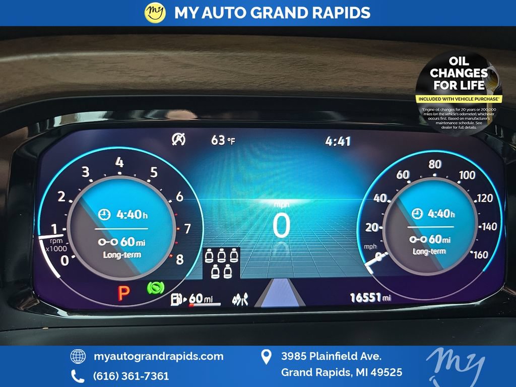 Used 2025 Volkswagen Atlas SE AWD/4WD image 16