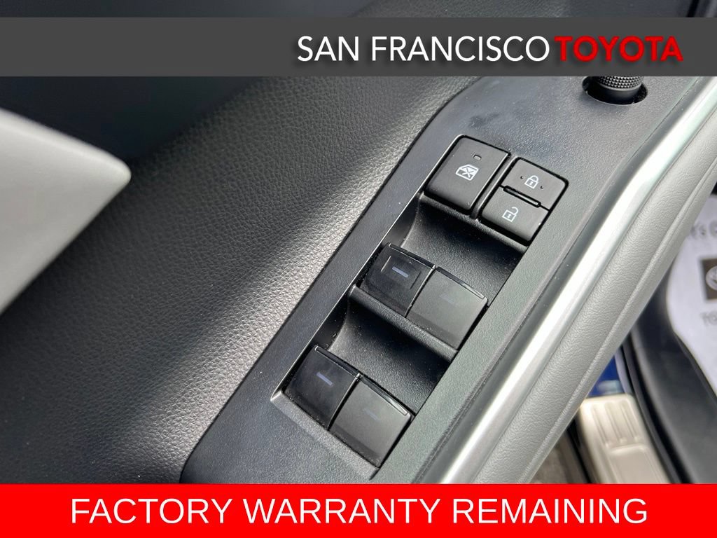 Used 2022 Toyota Highlander XLE AWD/4WD image 37