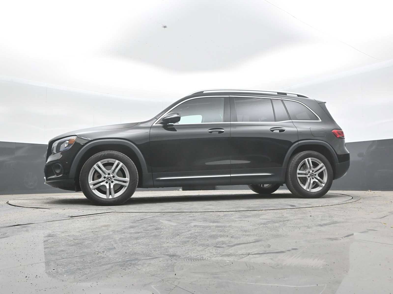 Used 2021 Mercedes-Benz GLB 250 4MATIC image 24