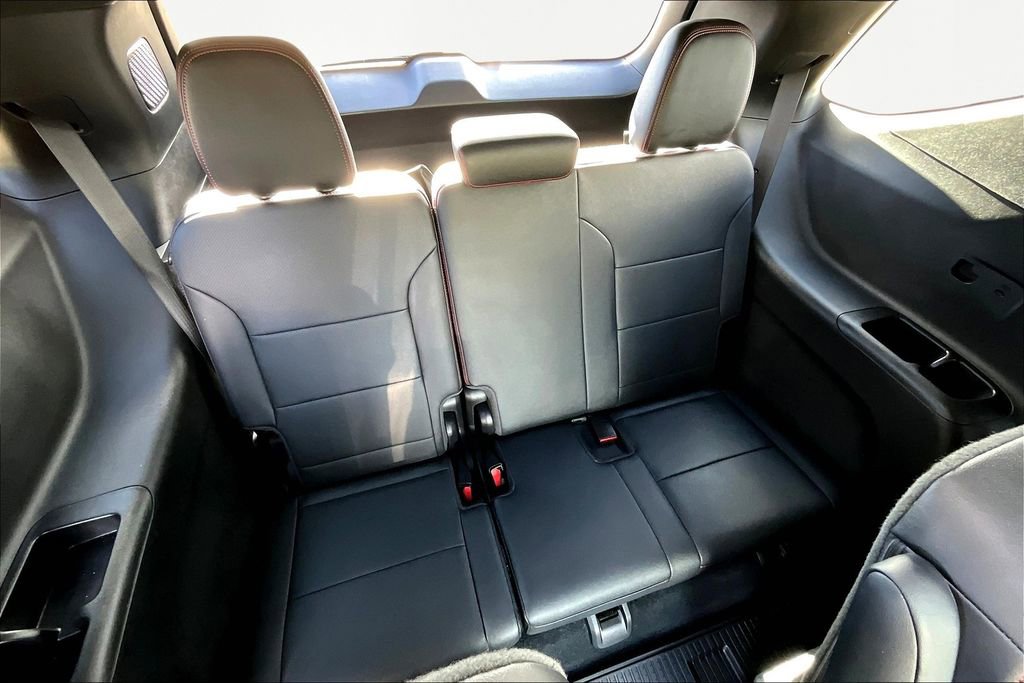 Used 2024 Chevrolet Traverse RS w/ LPO, Floor Liner Package image 30