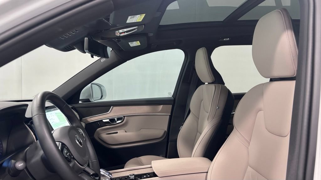 Certified 2025 Volvo XC90 B5 Core w/ Protection Package AWD/4WD image 12