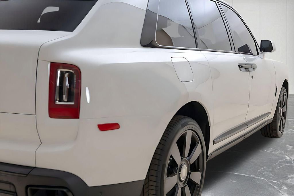 Used 2023 Rolls-Royce Cullinan image 15