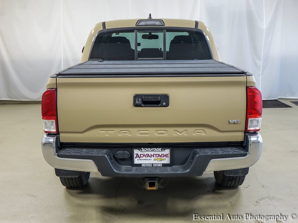 Used 2017 Toyota Tacoma SR5 w/ Tow Package RWD image 6