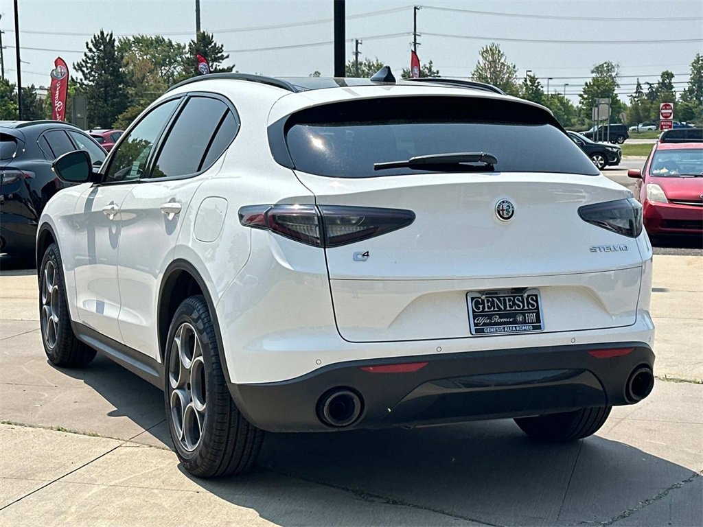 New 2025 Alfa Romeo Stelvio Sprint w/ Convenience Package image 6