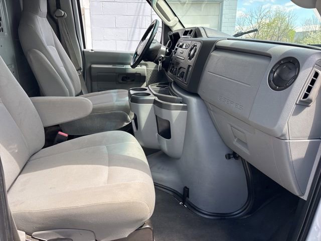Used 2014 Ford E-250 and Econoline 250 w/ Power Group RWD image 9