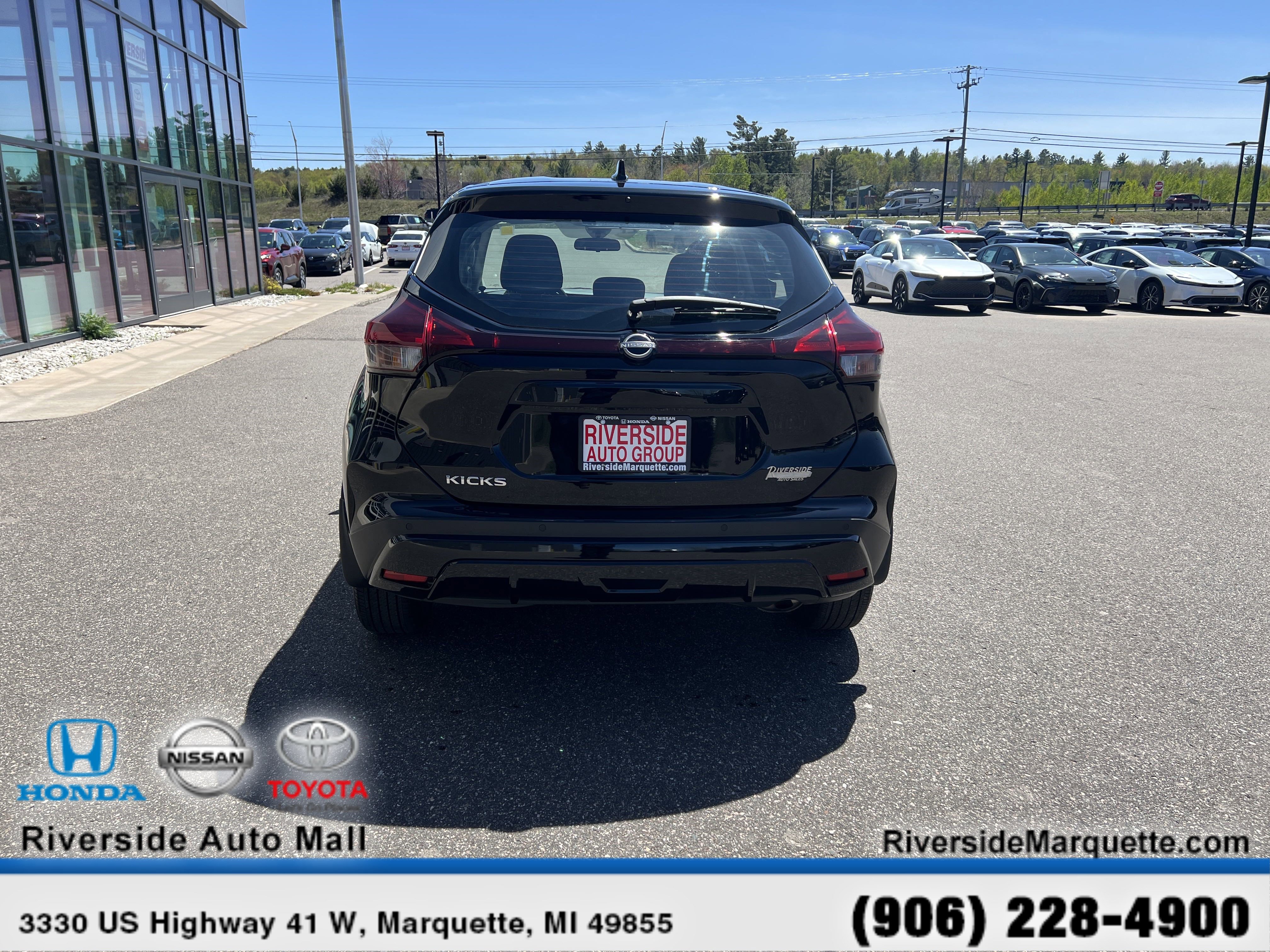 Used 2023 Nissan Kicks S image 14