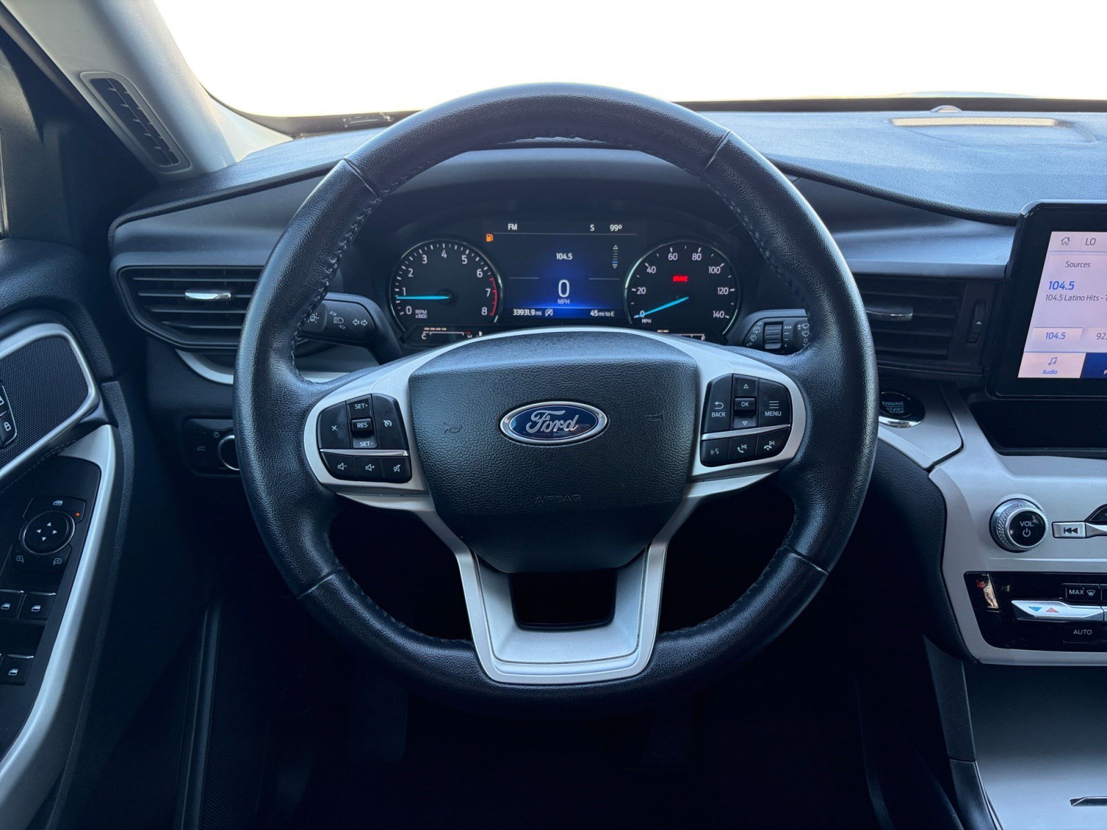 Used 2023 Ford Explorer XLT RWD image 13